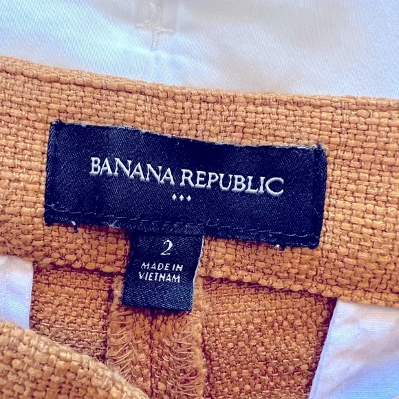 Banana Republic 4inch Shorts - Picture 3 of 5